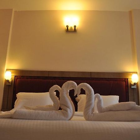 Chandra Royal Inn Велангани Екстериор снимка
