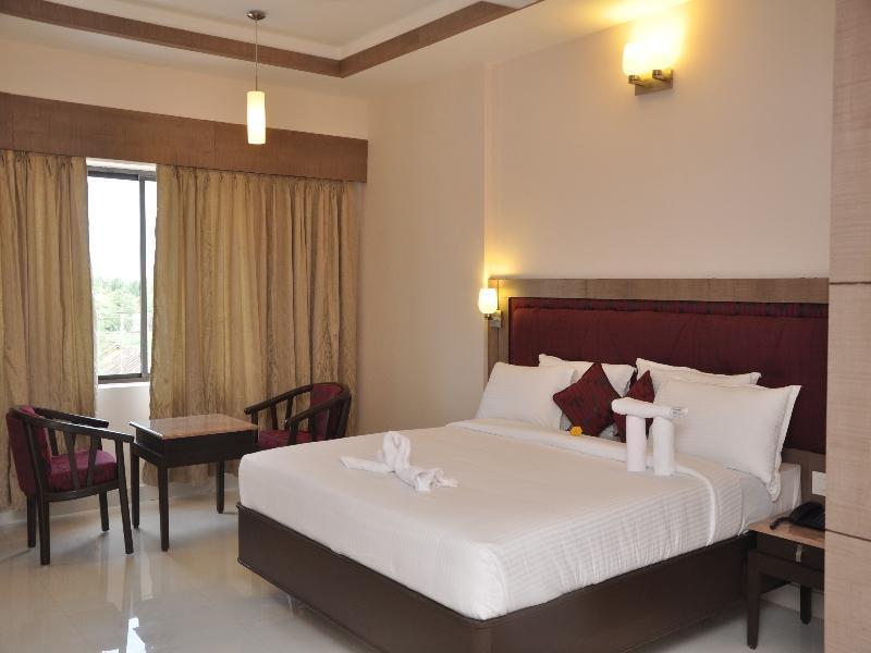 Chandra Royal Inn Велангани Екстериор снимка